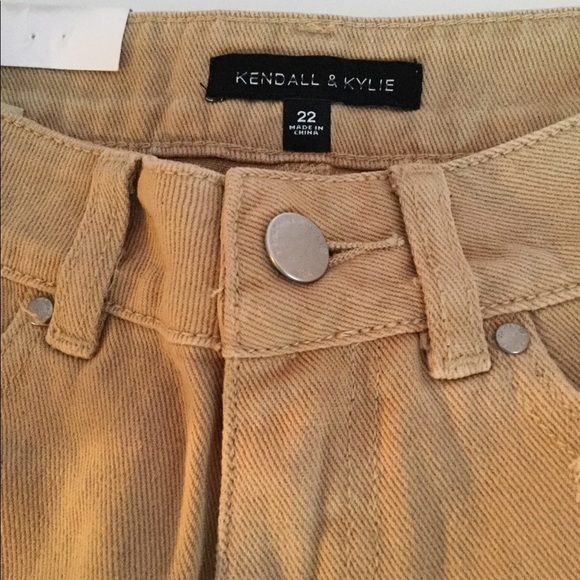 ❄️NWT size 22 kendall+Kylie shorts khaki - Picture 6 of 6